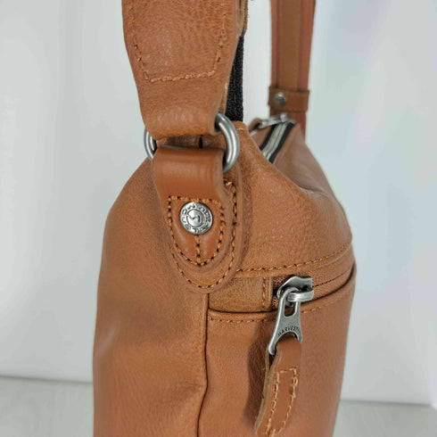 ムスタッシュ MOUSTACHE レザー ショルダーバッグ メンズ