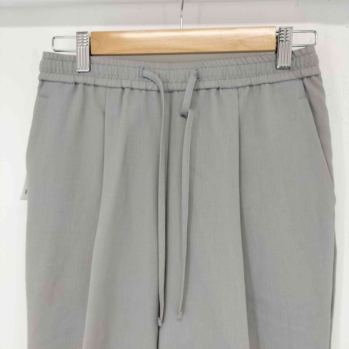 yoriヨリ　サラサラスティックパンツ　36　ライトグレー　夏ボトム yori(ヨリ)の「サラサラスティックパンツ【2021SM】6月発売予定