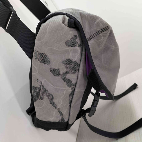 ザノースフェイス THE NORTH FACE フロントプリントメッセンジャーバック メンズ