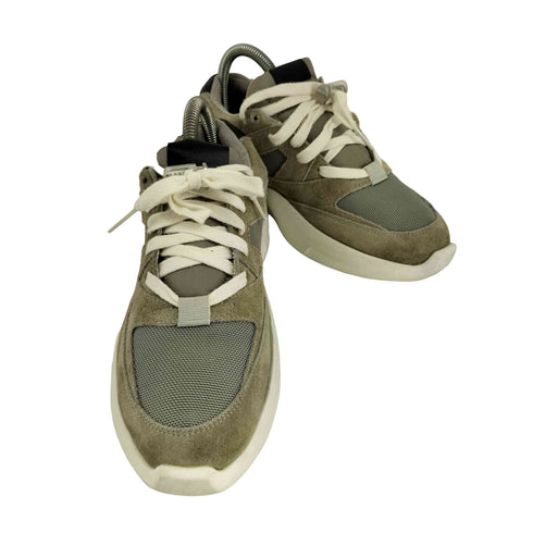 フェイアーオブゴッド エッセンシャルズ FEAR OF GOD ESSENTIALS ESSENTIALS DISTANCE RUNNER SNEAKER レディース 37