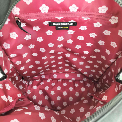 マリークワント MARY QUANT オールブラックシンプルロゴ リュックL レディース