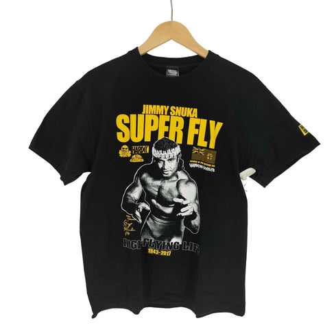 ハードコアチョコレート HARDCORE CHOCOLATE SUPFR FLY 1943-2017 プロレスラー プリント S/S クルーネック Tシャツ メンズ JPN:M