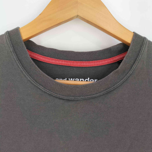 アンドワンダー and wander コットン 両面プリント クルーネックTシャツ メンズ JPN:3