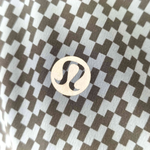 ルルレモン lululemon 総柄ジップジャケット レディース