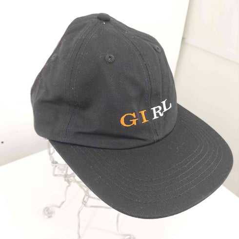 GIRL SKATEBOARD SERIF SNAPBACK メンズ