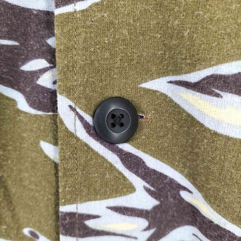 サウスツーウェストエイト SOUTH2 WEST8 V NECK ARMY SHIRT - FLANNEL PT. tiger メンズ JPN:S