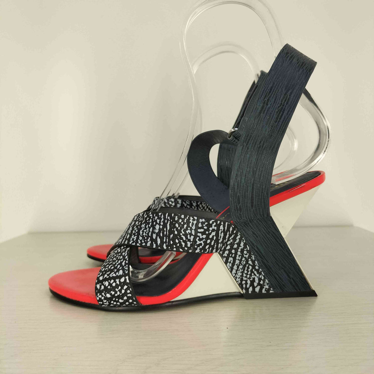 【美品】UNITED NUDE ストラップサンダル 37 24センチ ユナイテッド ヌード UNITED NUDE UNITED NUDE スポーツサンダル