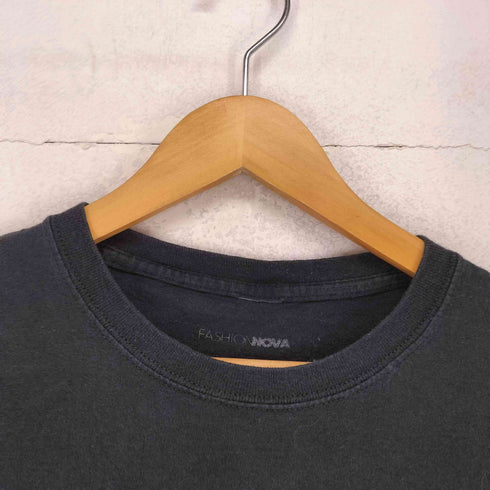 FASHION NOVA プリントTシャツ メンズ L