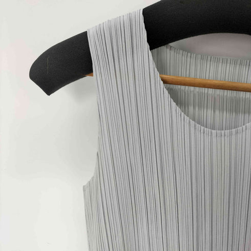 プリーツプリーズイッセイミヤケ PLEATS PLEASE ISSEY MIYAKE プリーツノースリーブトップス レディース JPN:3