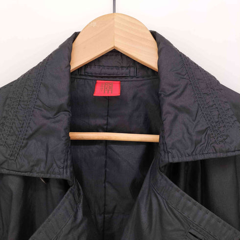イッセイミヤケ ISSEY MIYAKE Haat エンボス加工 ナイロントレンチコート レディース JPN:2
