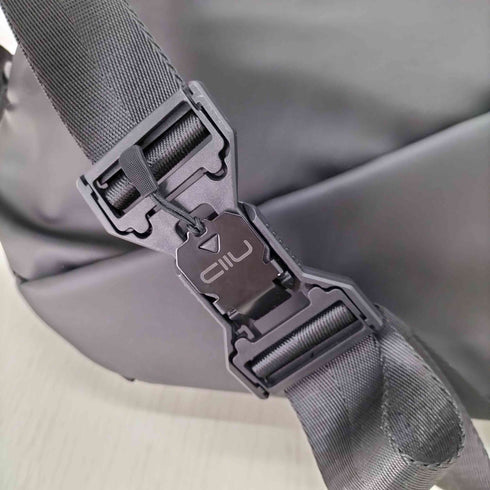 URBANATURE Radiant R1 SLING BAG メンズ