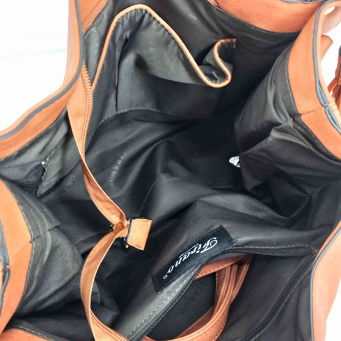 フィラノ FIRANO ロゴ 刻印 ステッチデザイン フランジストラップ 2WAY ハンド ショルダーバック レディース