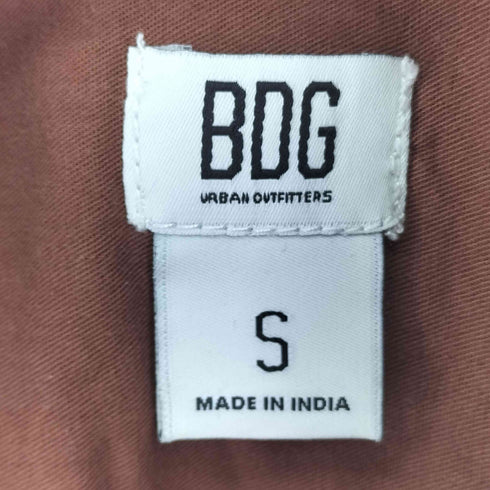 アーバンアウトフィッターズ BDG URBAN OUTFITTERS フラワー刺繍 ココナッツボタン S/S シャツ メンズ import:S