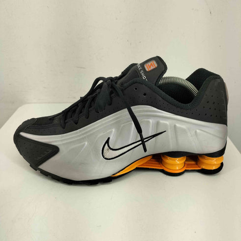 ナイキ NIKE SHOX R4 BLACK/VAST GREY-BRIGHT MANDARIN メンズ JPN:27