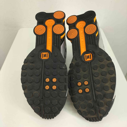 ナイキ NIKE SHOX R4 BLACK/VAST GREY-BRIGHT MANDARIN メンズ JPN:27
