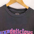 デリシャス Delicious プリントクルーネックTシャツ メンズ JPN:M