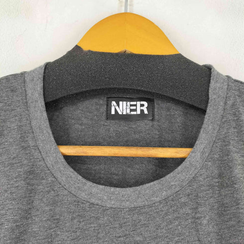 ニーアクロージング NIER CLOTHING アームレースアップ フロントプリント S/S Tシャツ レディース FREE