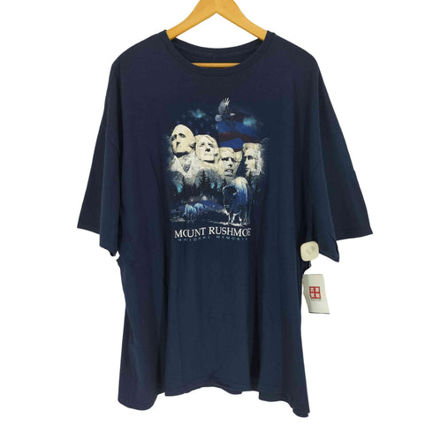 MOUNT RUSHMORE フロントプリントクルーネックTシャツ メンズ