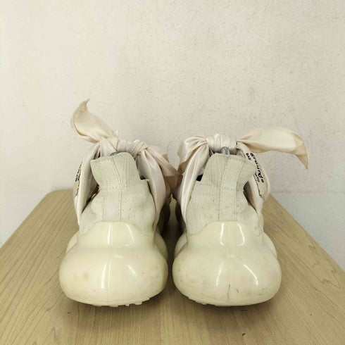 グラウンズ grounds JEWELRY HANKIE PUMPS VANILLA レディース 26