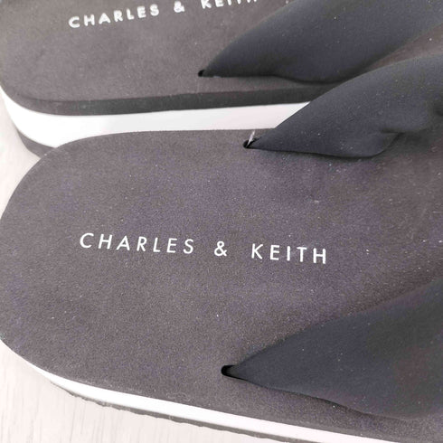 チャールズアンドキース CHARLES&KEITH Tana ターナー ノットトングサンダル レディース EUR:35
