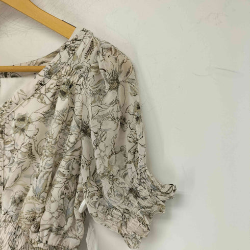 トッコクローゼット tocco closet 飾りくるみ釦付きシャーリングフラワープリントワンピース レディース JPN:M