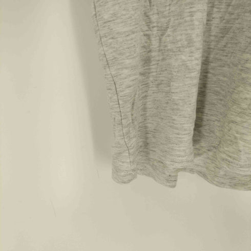 OMIGHTY NEPO BABY TEE IN GREY レディース