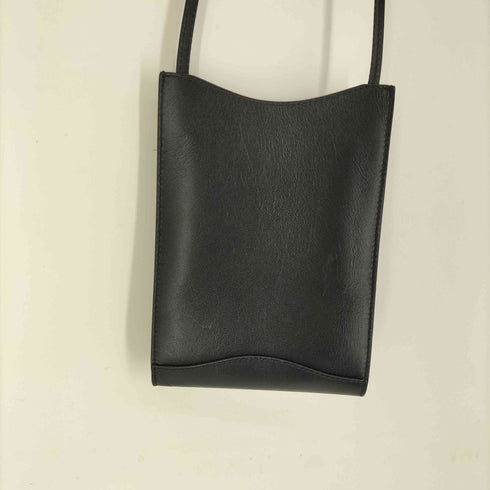 アーペーセー A.P.C. レザー ネックポーチ サコッシュ メンズ