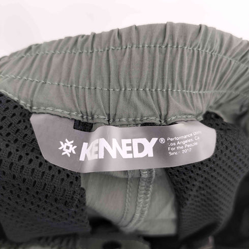 KENNEDY THE ARETE テックパンツ 2003P メンズ M