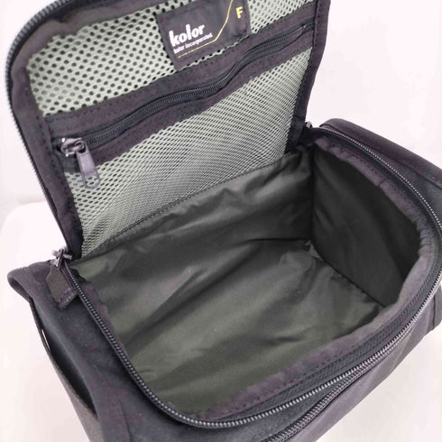 カラー kolor THE GROOMING COLLABORATION KIT POUCH レディース F
