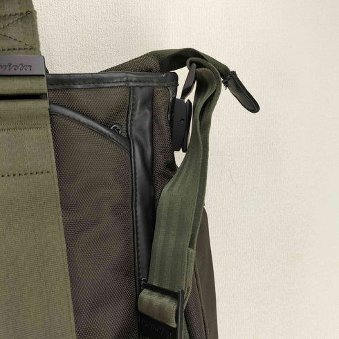 invicta ナイロン ビジネス ショルダーバッグ メンズ