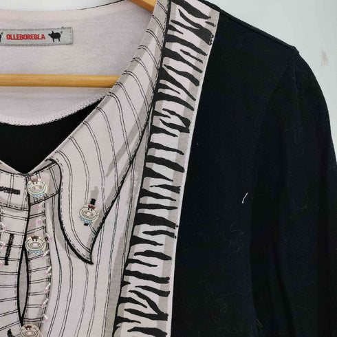アルベロベロ OLLEBOREBLA オレボレブラ ブタさん ビジュー装飾 フェイクアンサンブル V ネックカットソー レディース