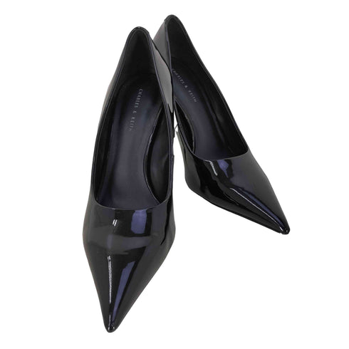 チャールズアンドキース CHARLES&KEITH ポインテッドトゥエナメルパンプス レディース JPN:38