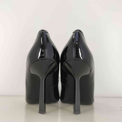 チャールズアンドキース CHARLES&KEITH ポインテッドトゥエナメルパンプス レディース JPN:38
