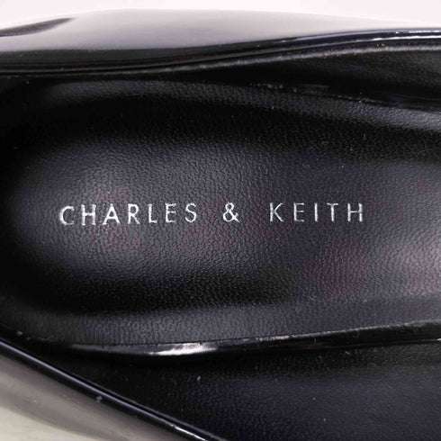 チャールズアンドキース CHARLES&KEITH ポインテッドトゥエナメルパンプス レディース JPN:38