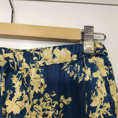ロクビューティーアンドユースユナイテッドアローズ 6 BEAUTY & YOUTH UNITED ARROWS 24SS SATIN FLOWER PRINT PANTS レディース JPN:36