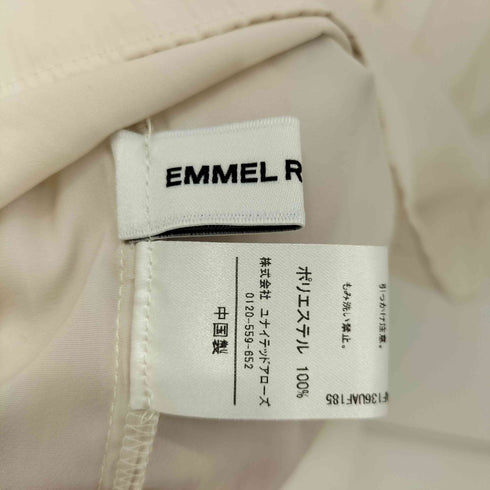 エメルリファインズ EMMEL REFINES EM パウダリータッチサテン ケープ ブラウス レディース