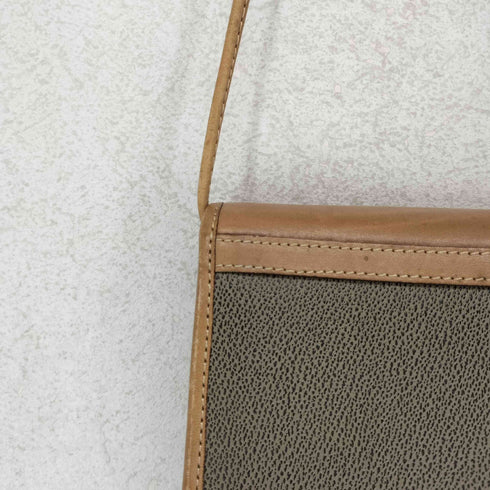DELANE MADE IN CANADA レザーショルダーバッグ レディース