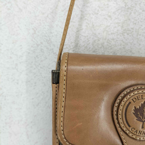 DELANE MADE IN CANADA レザーショルダーバッグ レディース