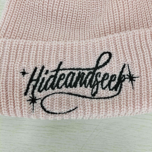 ハイドアンドシーク HIDE AND SEEK Cursive Logo Knit CAP メンズ