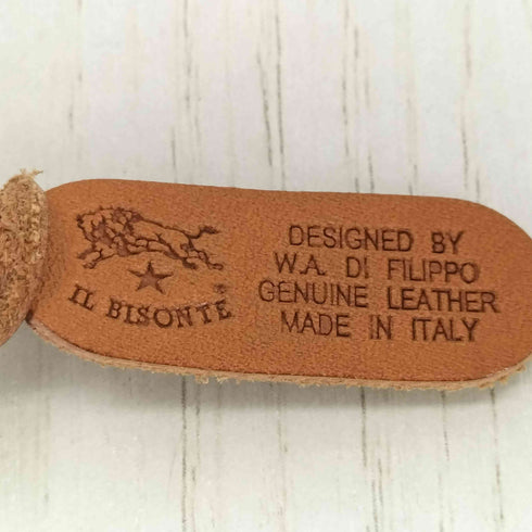 イルビゾンテ IL BISONTE ロゴ刻印レザーキーケース メンズ