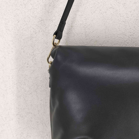 ROBERTA ROSSI 中綿 レザーショルダーバッグ import レディース