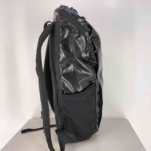 パタゴニア patagonia BLACK HOLE PACK 25L レディース