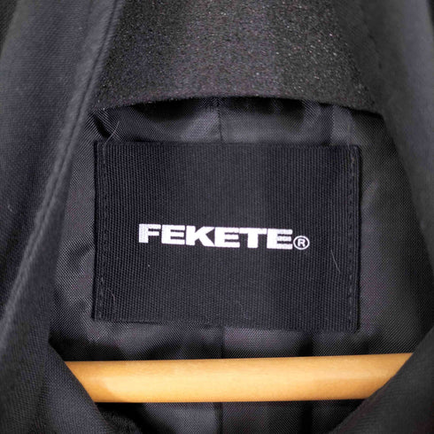 フェケテ FEKETE ダブル クロップド ジャケット チンスト付き レディース