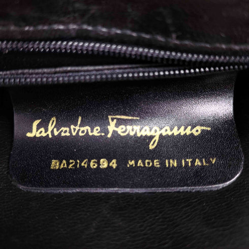 サルヴァトーレフェラガモ Salvatore Ferragamo ガンチーニ金具 スウェードショルダーバック レディース