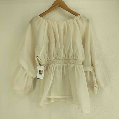 ナチュラルビューティーベーシック NATURAL BEAUTY BASIC 24SS シアーギャザーペプラムブラウス レディース import:M