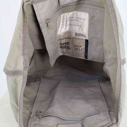 マークバイマークジェイコブス Marc by Marc Jacobs STANDARD SUPPLY ミリタリーロゴプリント トートバッグ レディース