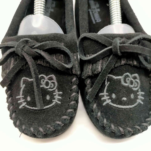 ミネトンカ Minnetonka KILTY MO キャラクター 刺繍 スウェード モカシン シューズ レディース US:5