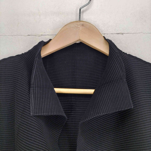 ミー イッセイミヤケ me ISSEY MIYAKE プリーツ総柄ボタンレスカーディガン レディース