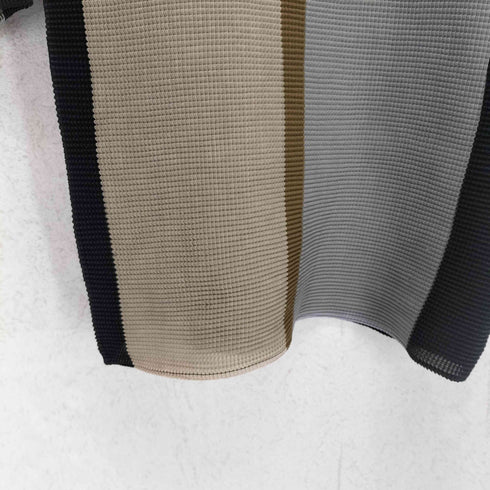 ミー イッセイミヤケ me ISSEY MIYAKE イラストデザインプリーツトップス レディース