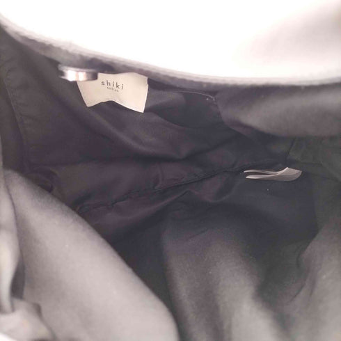 シキトウキョウ shiki tokyo シンセティックレザーマルシェバッグ メンズ